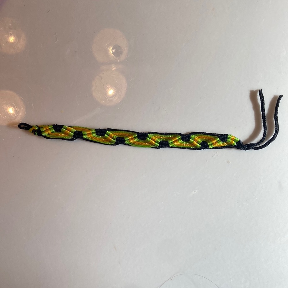 Jamaica tie braclet